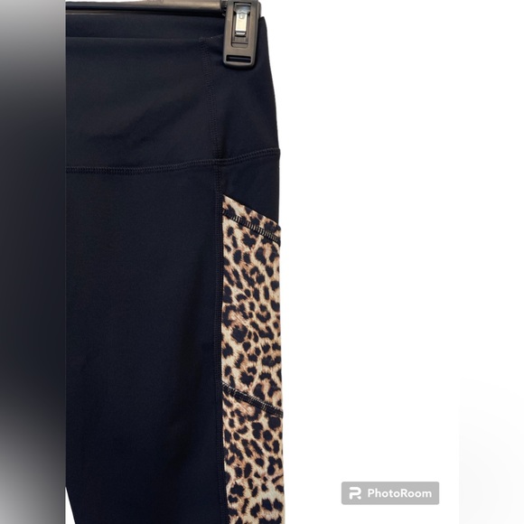 Zyia Active Leopard Print Hi Rise Cropped leggings W Pockets black Size 6-8 - Picture 7 of 10